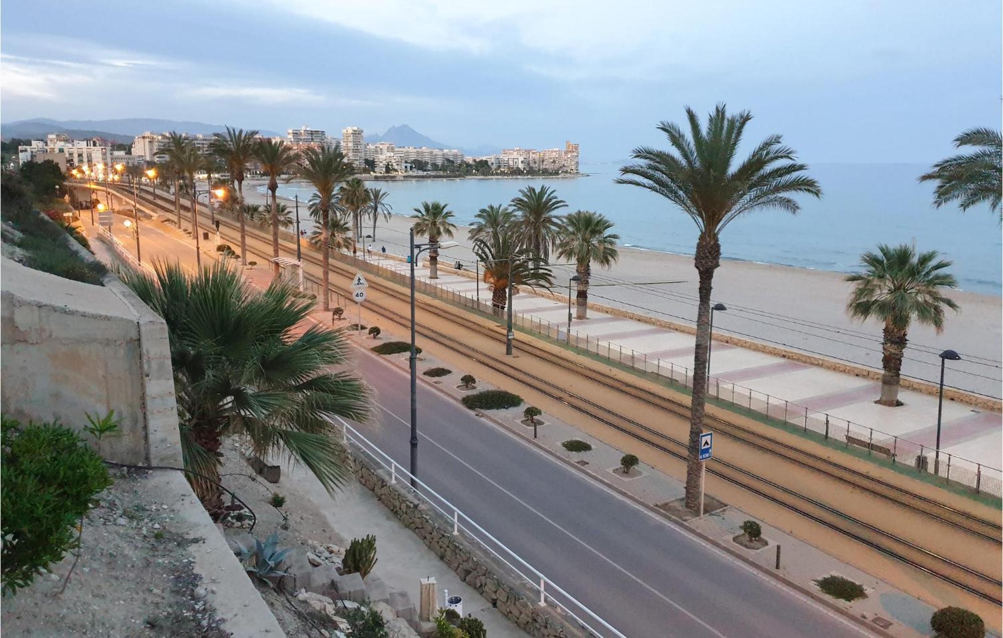 2 Bedroom Cozy Apartment In El Campello Exterior photo